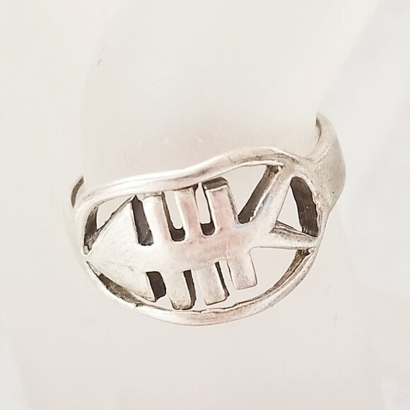Vintage Fish Bone Skeleton 925 Stamp Band Ring - Picture 1 of 5